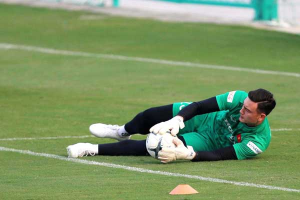 Ông Park cần thủ môn giỏi hơn tiền đạo