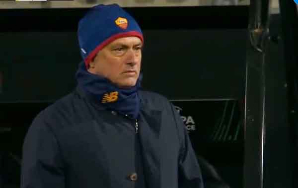 Thua đội vô danh tiểu tốt, Mourinho nhận thất bại đậm nhất sự nghiệp