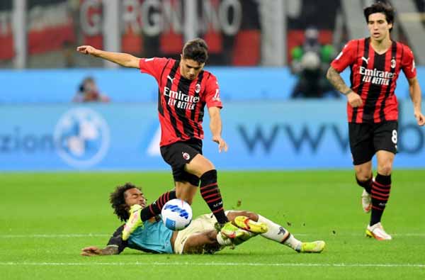 Nhận định Soi Kèo Venezia vs AC Milan: Đánh chiếm ngôi đầu