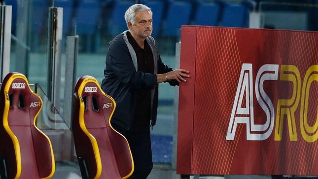 Jose Mourinho bị tố đang phá nát Roma