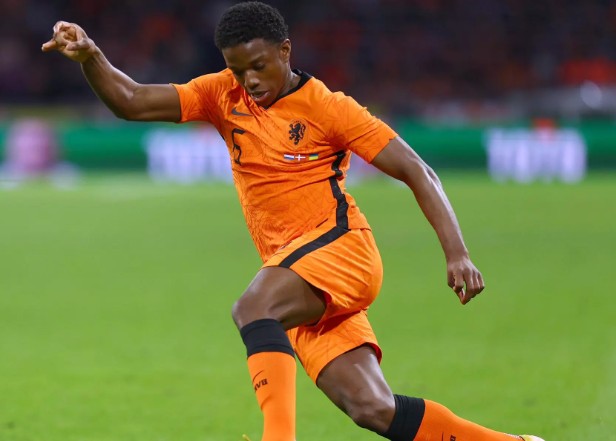 MU bất ngờ tậu thêm hậu vệ cánh Hà Lan