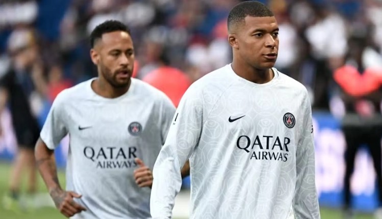 MU thêm 2 hợp đồng, Mbappe ép PSG bán Neymar