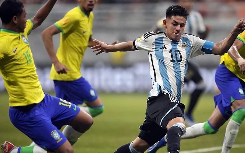 “Messi đệ nhị” mạo hiểm với bến đỗ Man City