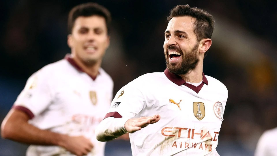 Man City ngược dòng thắng Everton