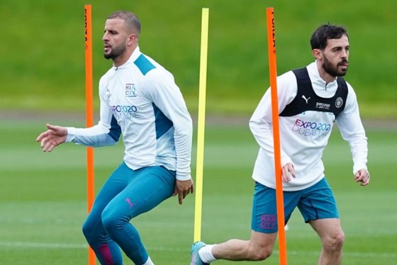 Doku kiểm tra y tế ở Man.City, Silva và Walker sẽ sớm ký hợp đồng mới