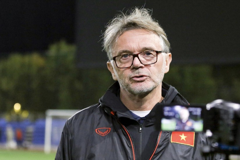 Đội tuyển Việt Nam chia tay HLV Philippe Troussier ngay trong đêm