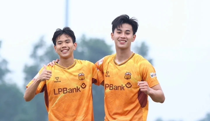 Trần Gia Bảo tỏa sáng với cú đúp, U19 HAGL thắng hủy diệt U19 Đồng Tháp 6-2