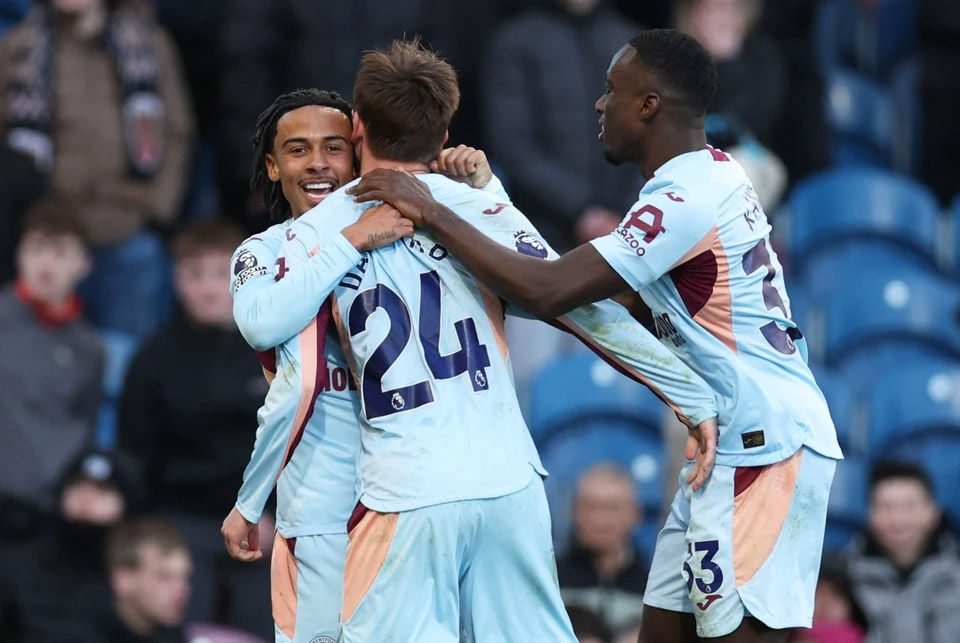 Màn rượt đuổi tỷ số nghẹt thở ở Premier League