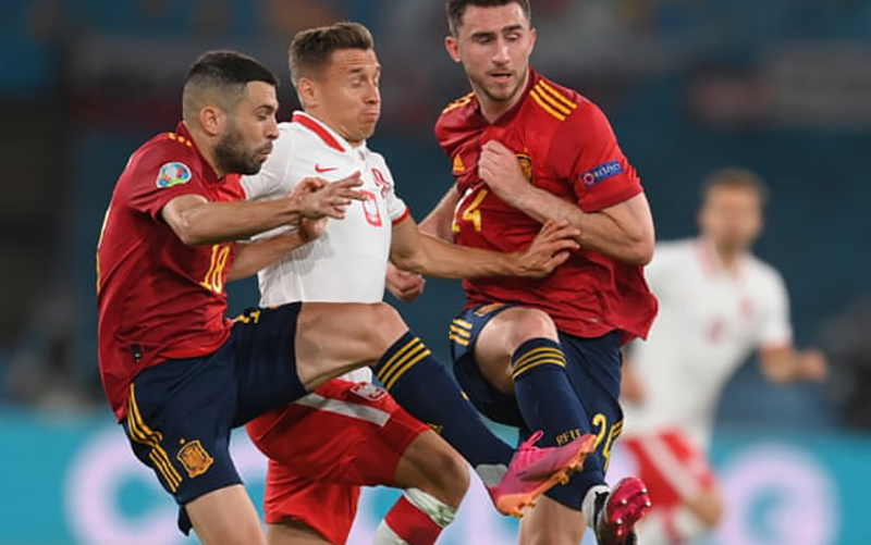 “Món nợ” giữa Azzurri và La Roja
