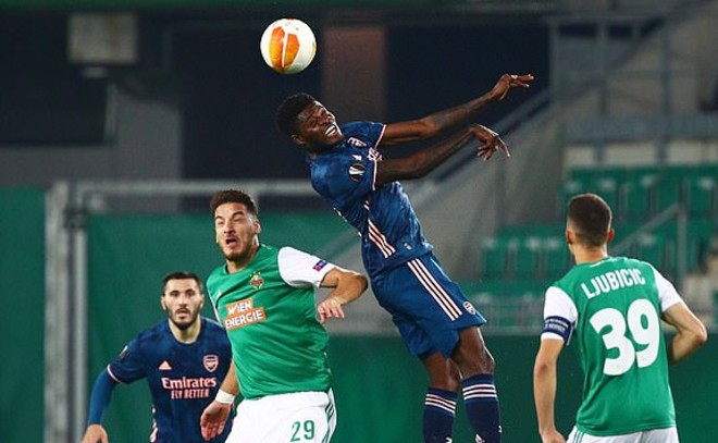 Kết quả bóng đá Europa League Rapid Wien - Arsenal: Sai lầm tai hại, 4 phút ngược dòng