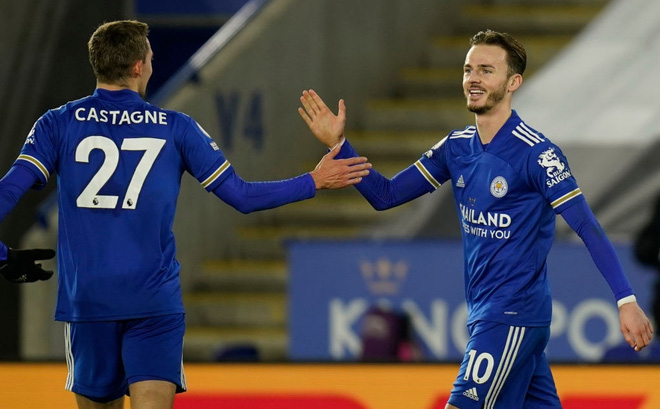 Không phải Liverpool hay Man City, một địch thủ ít ai ngờ tới đã chiếm ngôi đầu của Man United